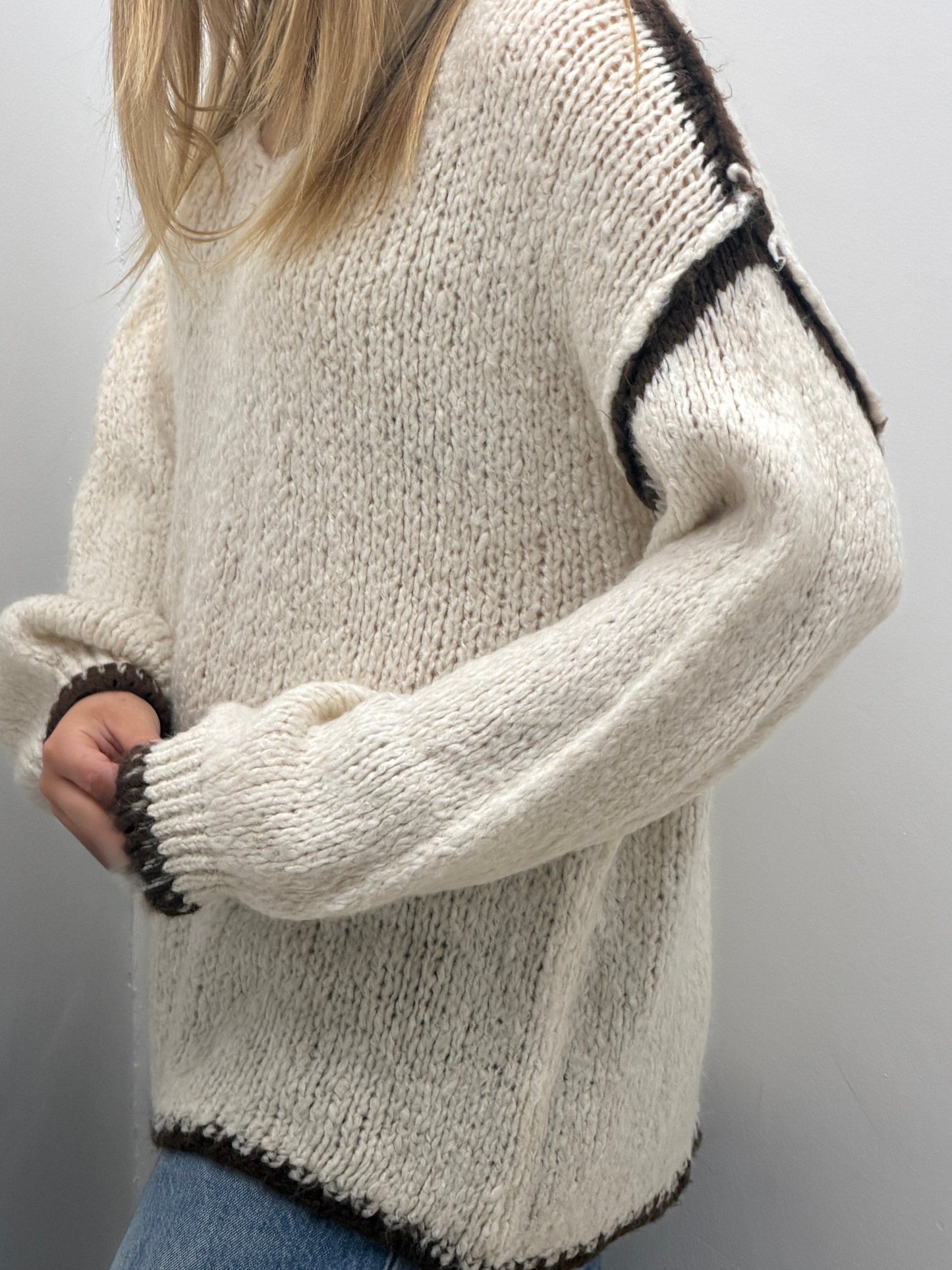 Pull col V taille unique Cherry Boutique - 3 coloris Pull col V taille unique Cherry Boutique - 3 coloris Cherryboutique